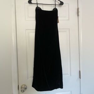 Dana Buchman Black Velvet Maxi Skirt Size 8 Quiet Luxury Whimsigoth Office
NWT